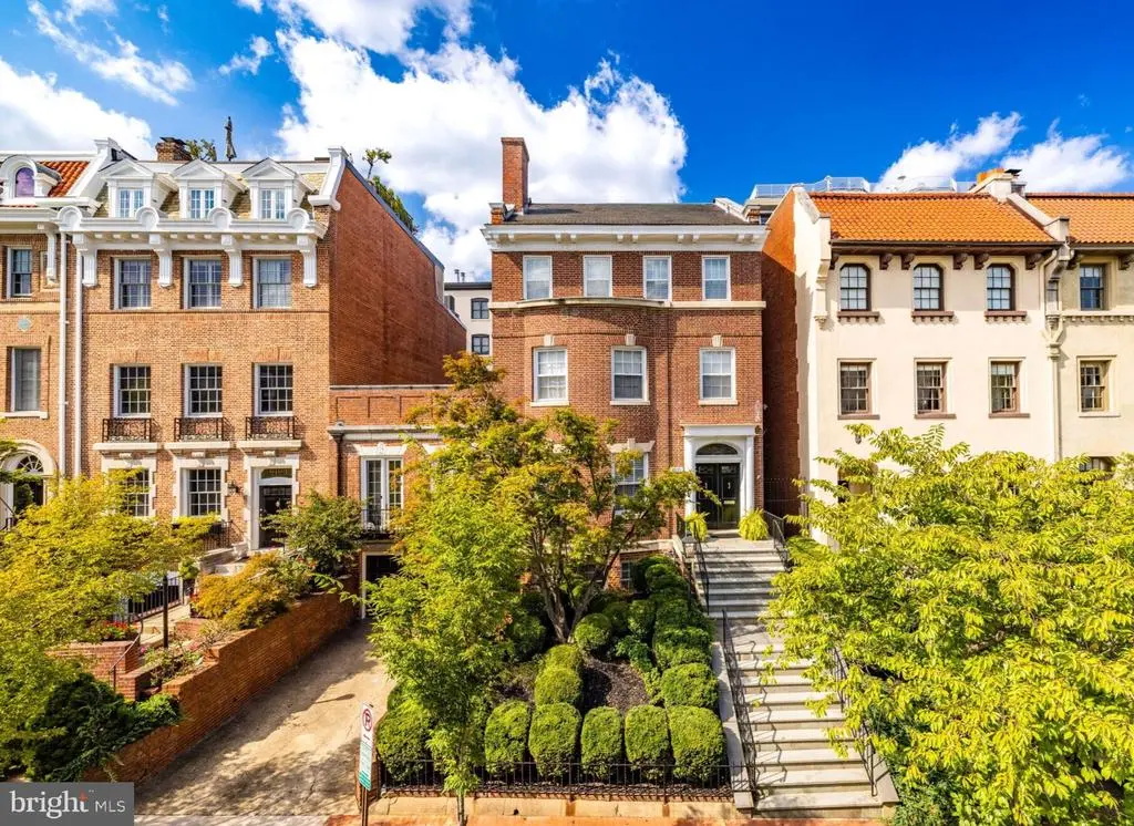 2121 Leroy Pl Nw, WASHINGTON