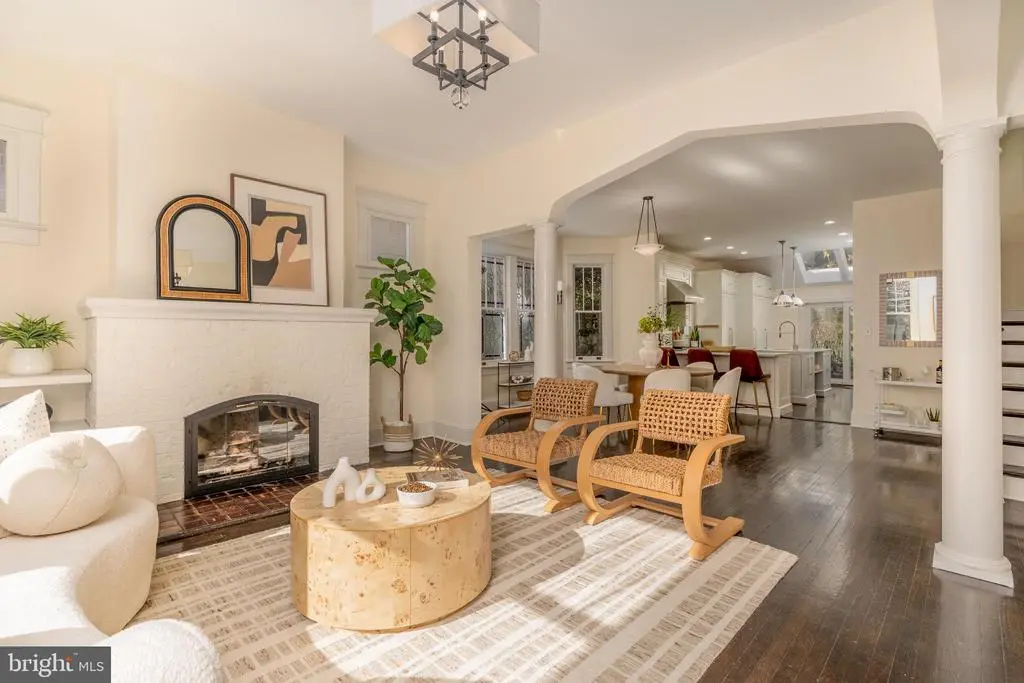 2939 Macomb St Nw, WASHINGTON