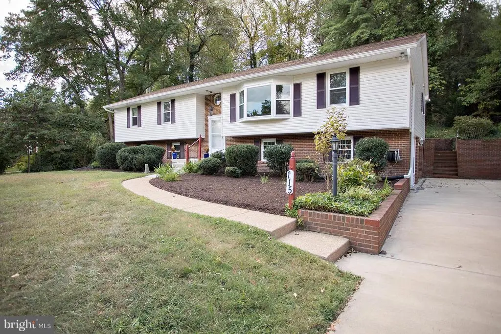 115 Woodland Rd, FREDERICKSBURG