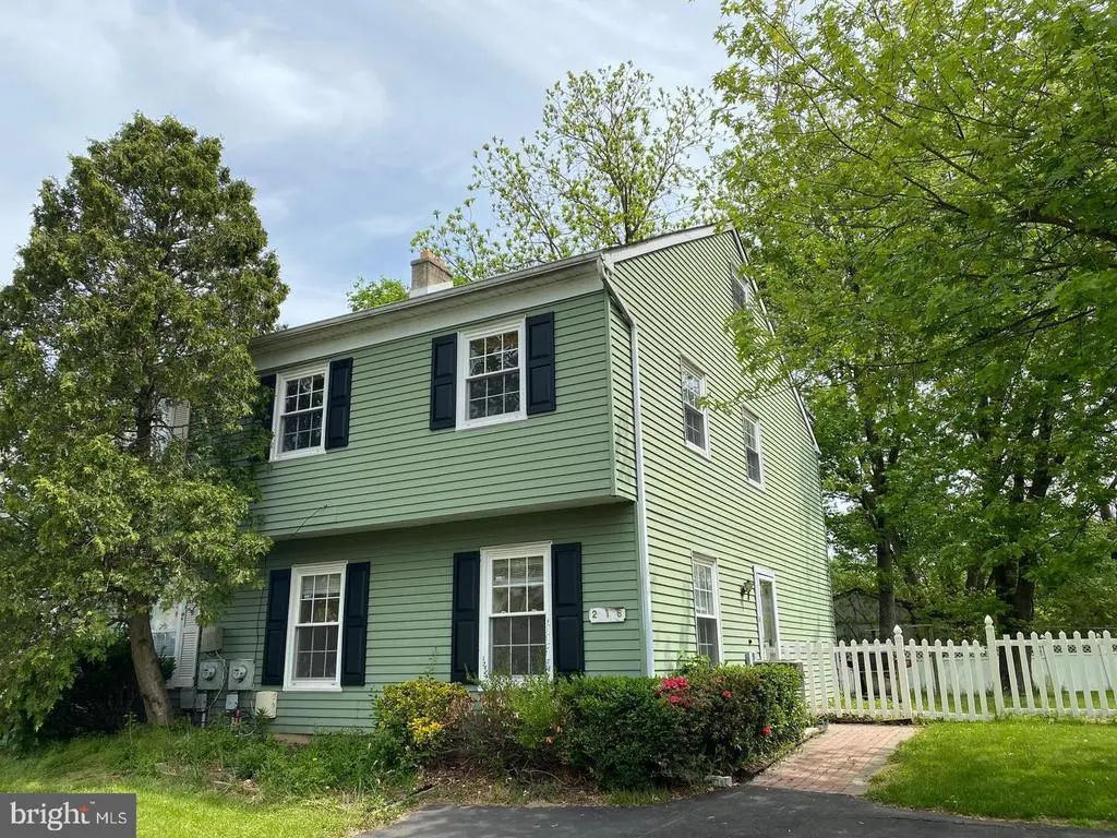 216 Cricklewood Cir, LANSDALE