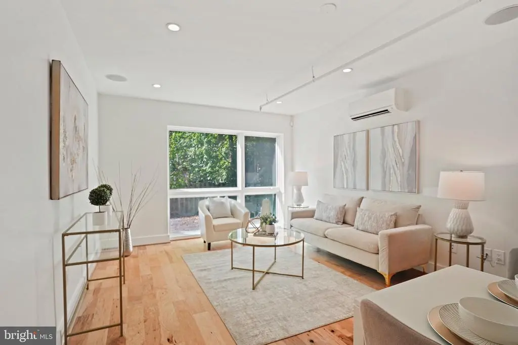 1514 Newton St Nw #103, WASHINGTON