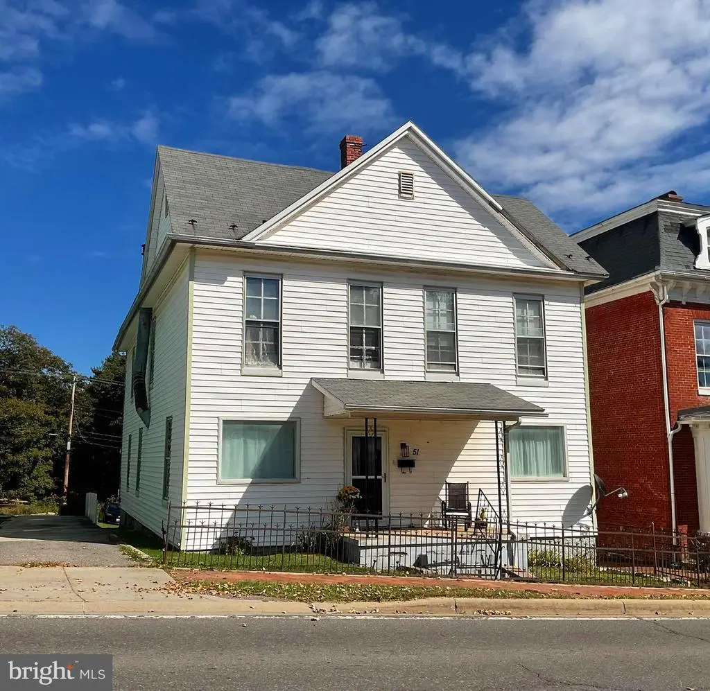 51 W Main St, Frostburg