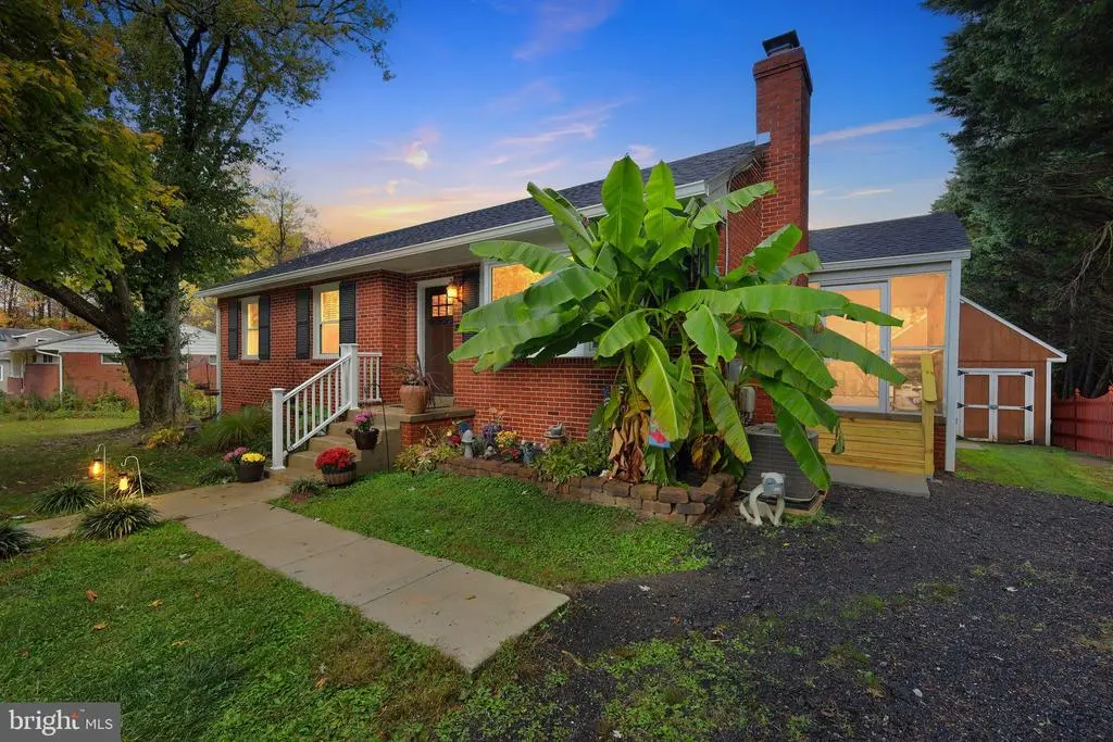 10948 Scaggsville Rd, Laurel