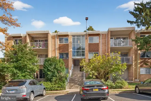 2907 Charing Cross Rd #14, Falls Church