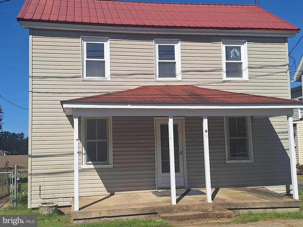 Magnolia-6 W Walnut St, MAGNOLIA