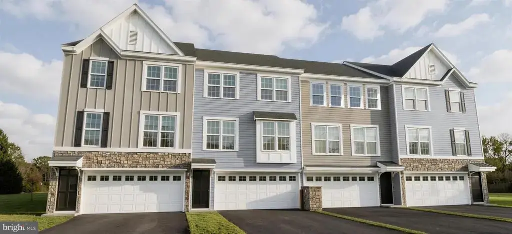 206 Case Rd, TOWNSEND