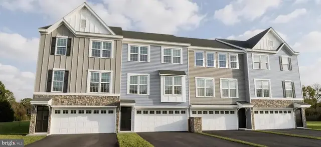 206 Case Rd, Townsend