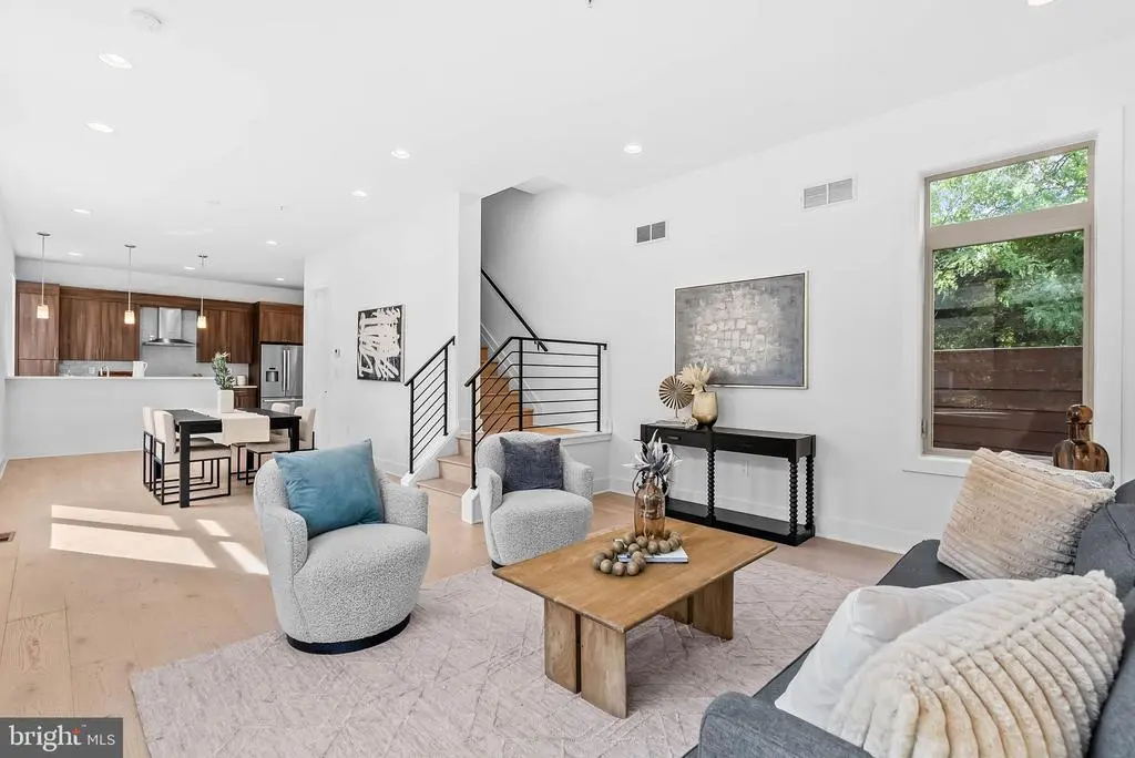 740 S Columbus Blvd #16, PHILADELPHIA