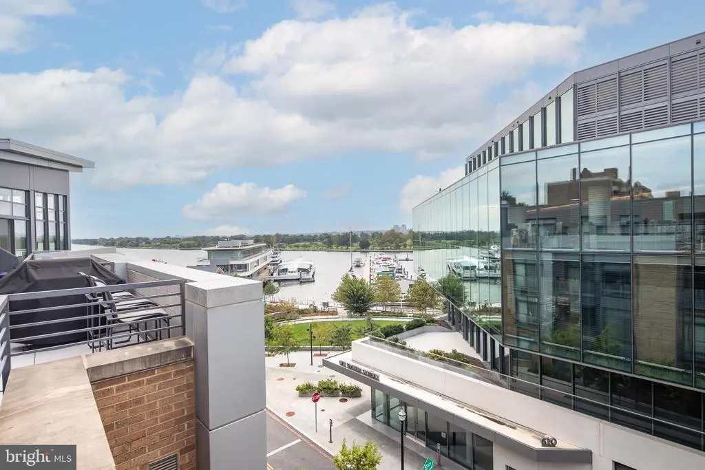 525 Water St Sw #404, WASHINGTON