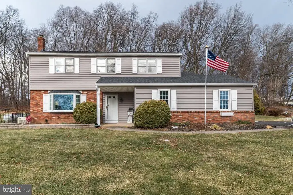 4672 Woodfield Cir, DOYLESTOWN