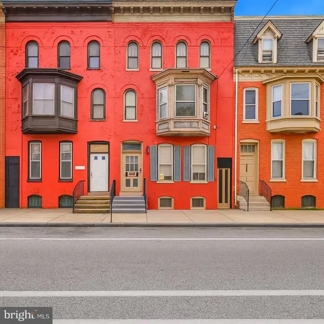 336 E King St, York
