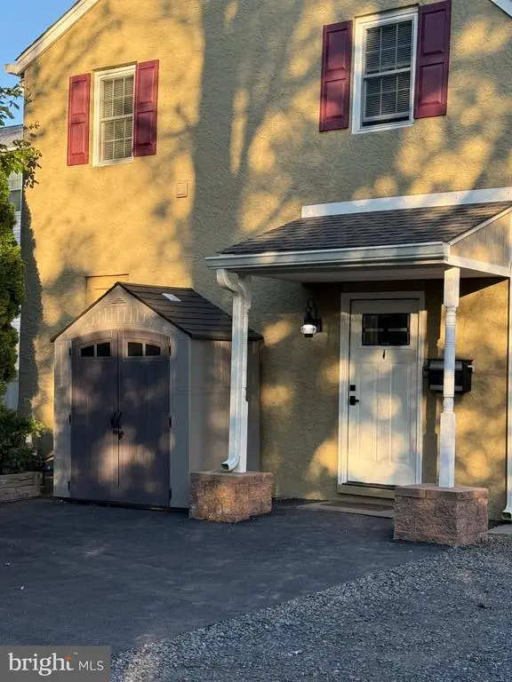 2415 Street Rd, WARRINGTON