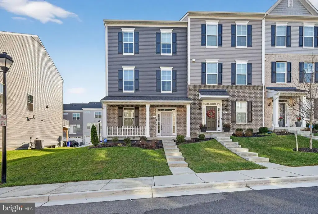 1027 Overlook Way, LAUREL