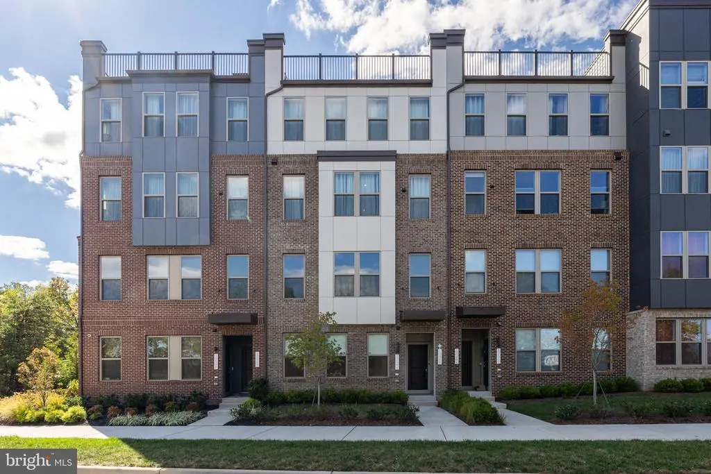 13504 Innovation Station Loop #2a, HERNDON