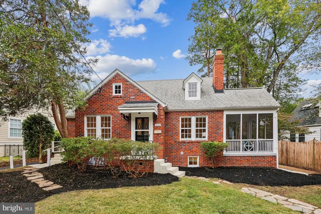 4505 S Chelsea Ln, BETHESDA