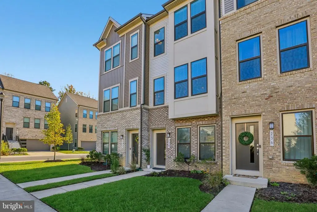 238 Narrowleaf Way, LAUREL