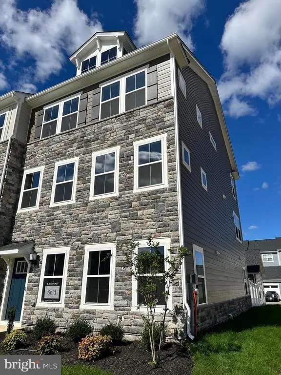 10699 Millport St, White Plains