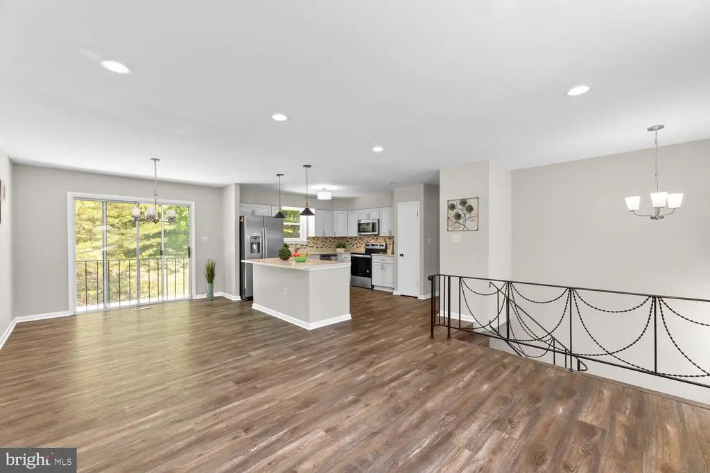 6100 Hellen Lee Dr, CLINTON