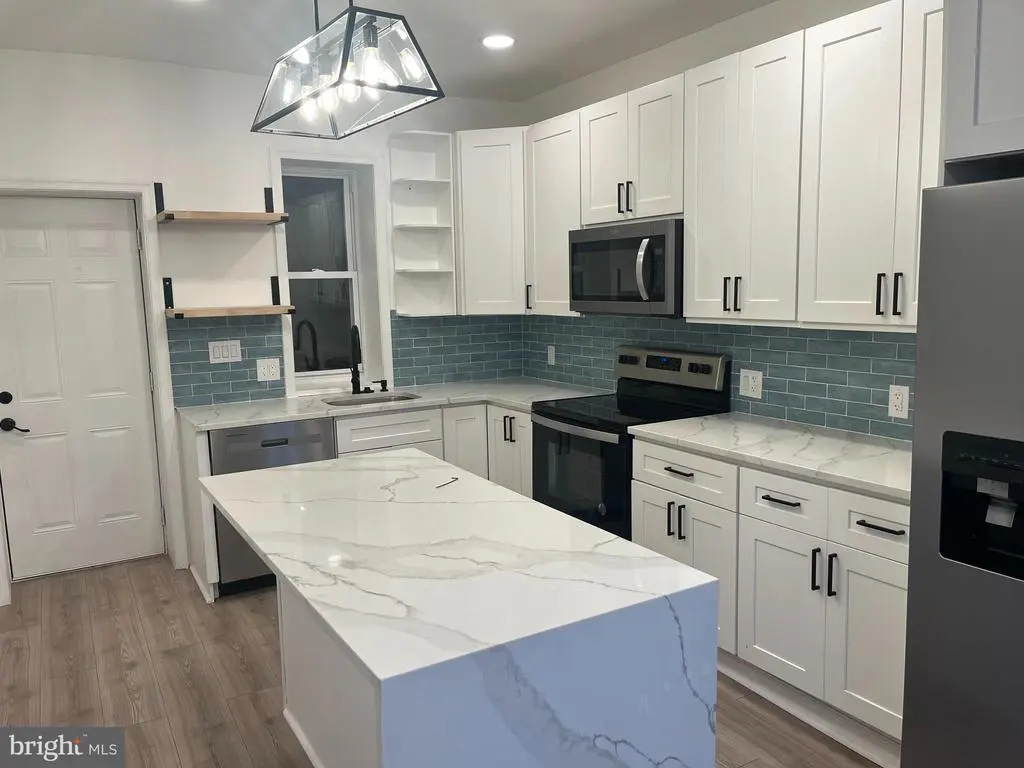 3017 W Susquehanna Ave #platinum Store, PHILADELPHIA