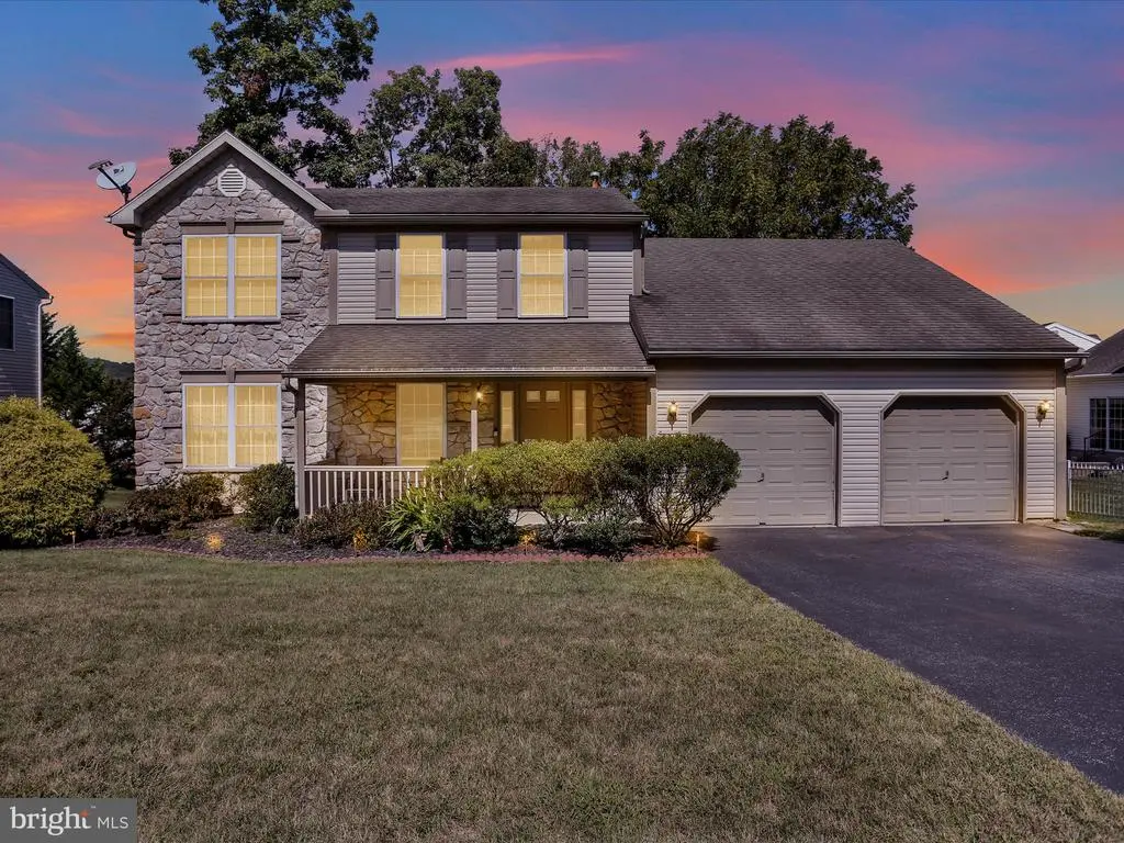 4861 Dunham Dr, READING