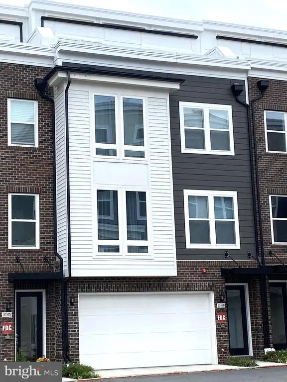 10590 Red Oak St, FAIRFAX