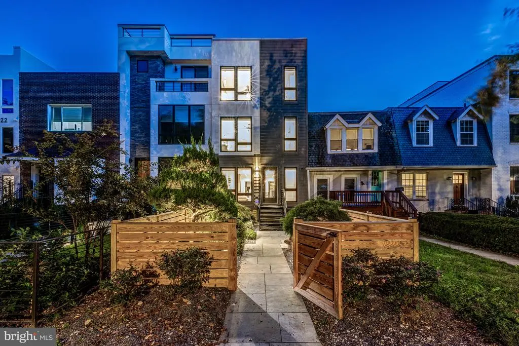 3728 R St Nw, WASHINGTON