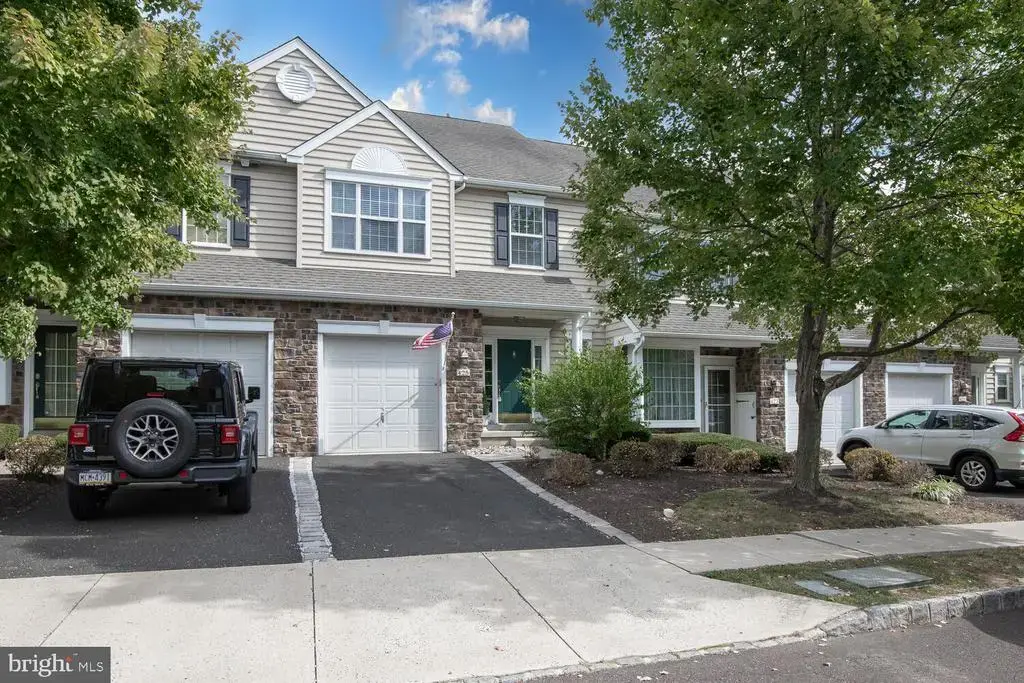 425 Elm Cir, CHALFONT