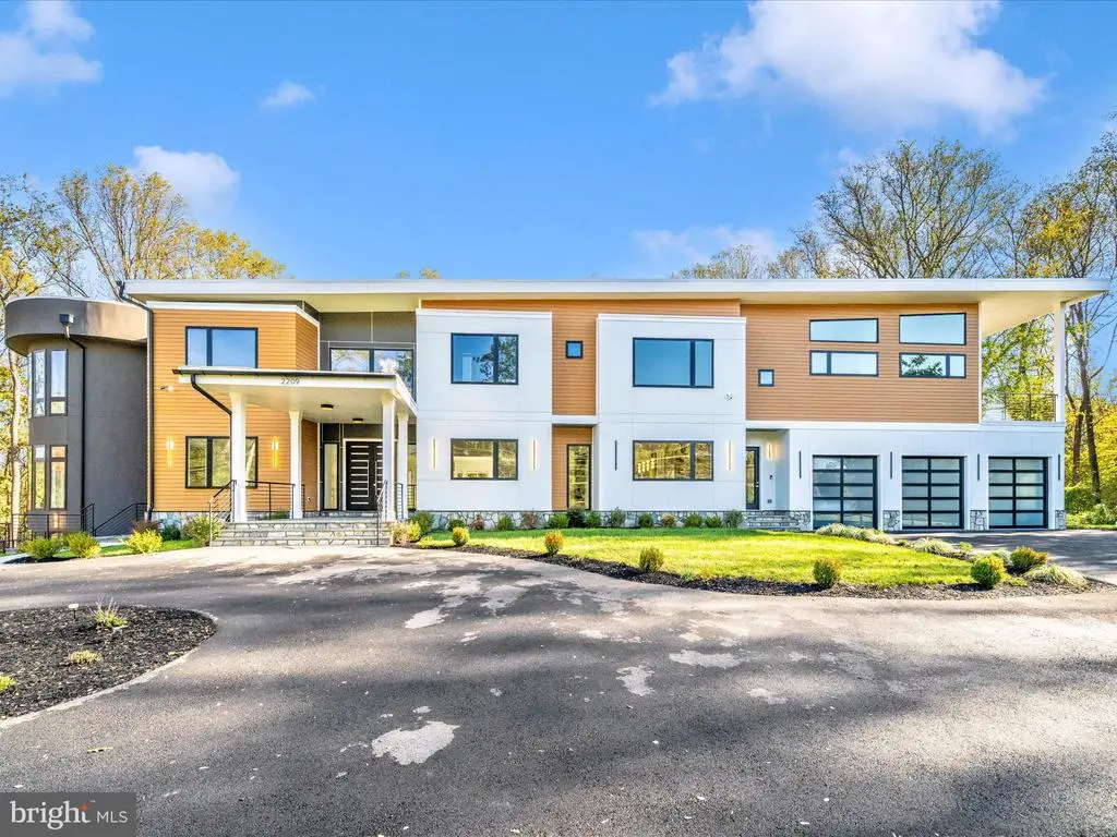 2209 Hunter Mill Rd, VIENNA