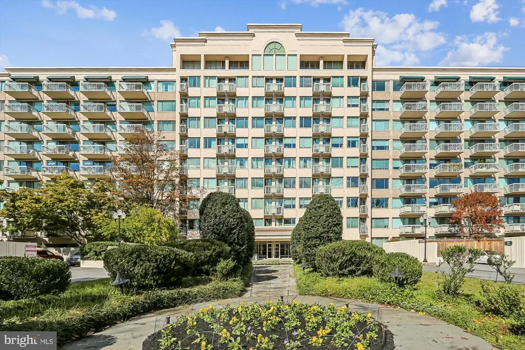 5450 Whitley Park Ter #413, BETHESDA
