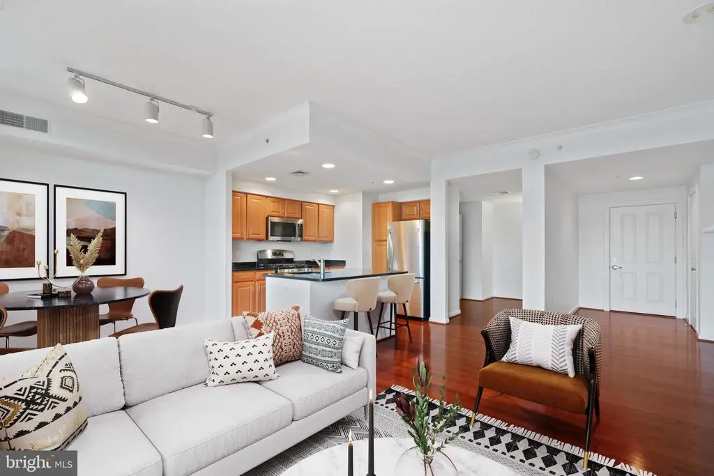 4480 Market Commons Dr #505, FAIRFAX