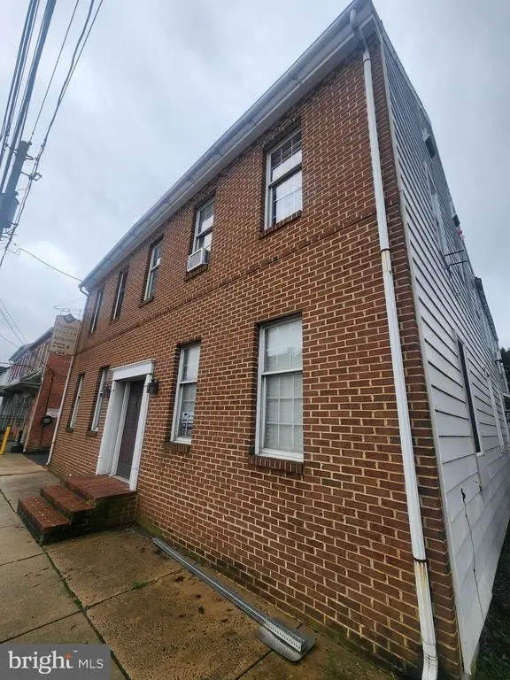 108-110 S Main St, MANHEIM