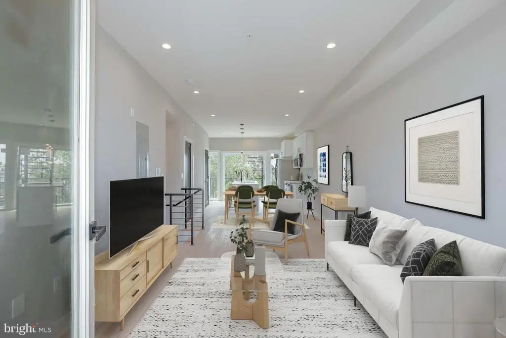 1237 Oates St Ne #1, WASHINGTON