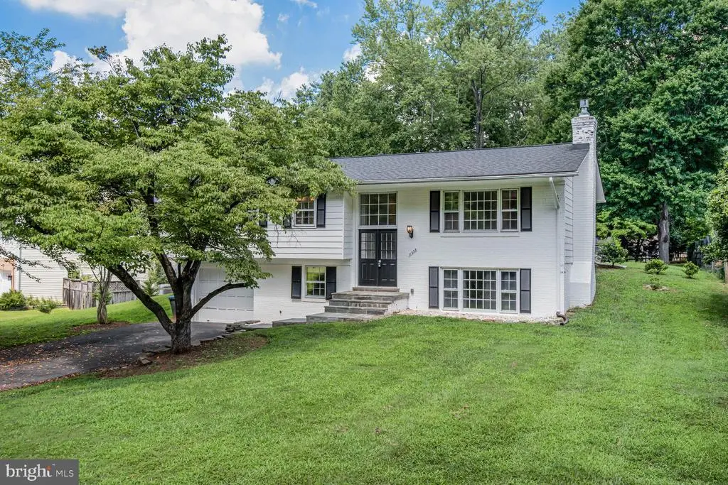 11733 Ambleside Dr, POTOMAC