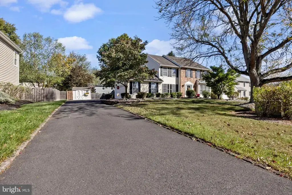 571 Heritage Oak Dr, YARDLEY