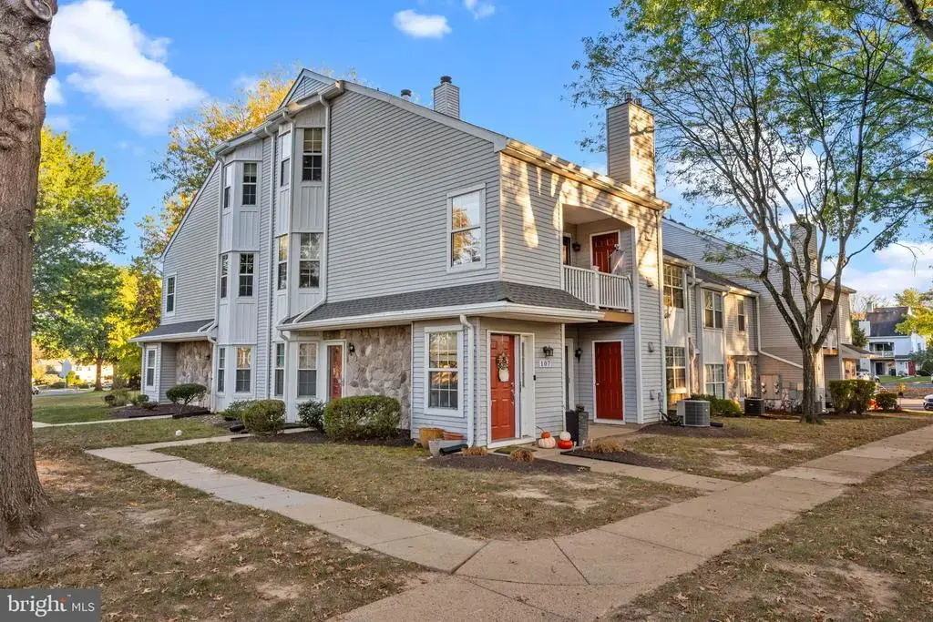 105 Hopkins Ct, SOUTHAMPTON