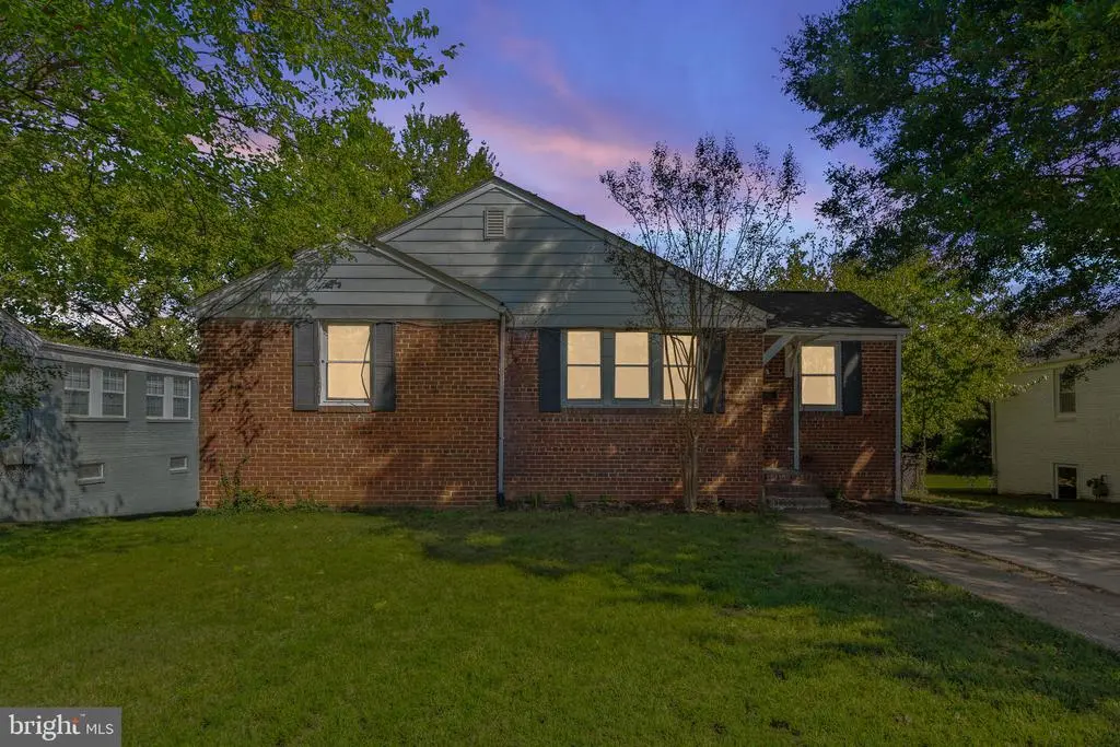 2716 School St, ALEXANDRIA