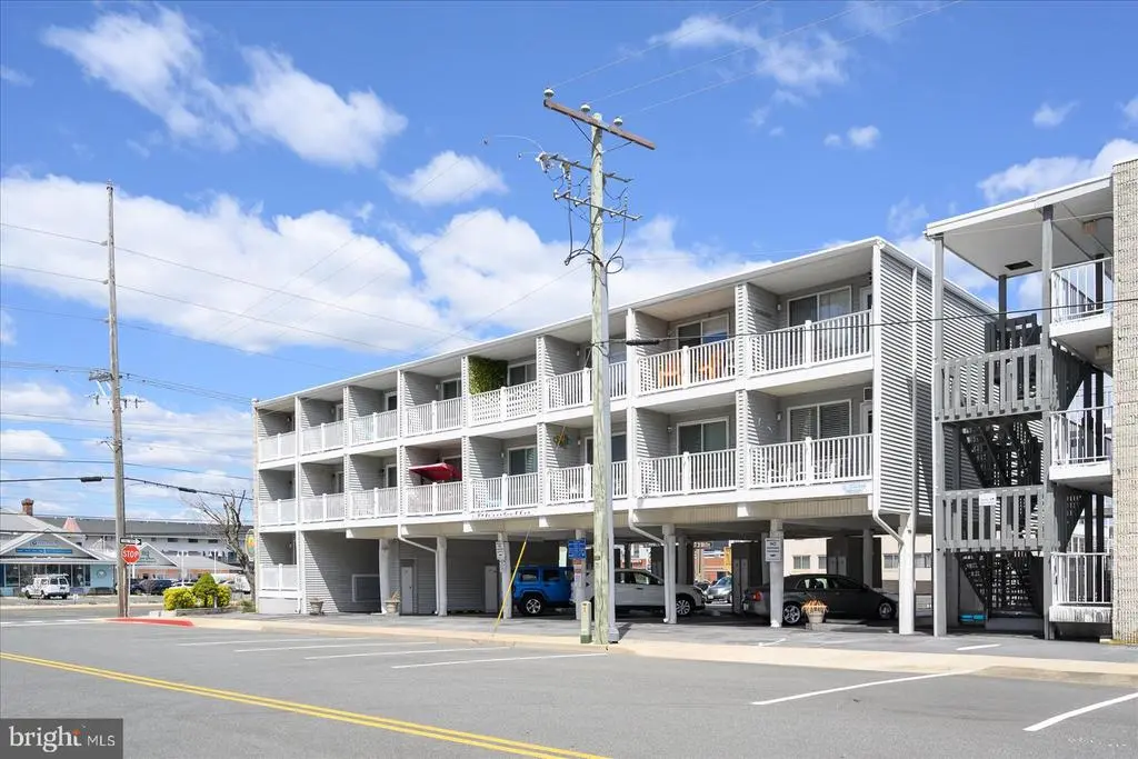 12 122nd St #3i, Ocean City