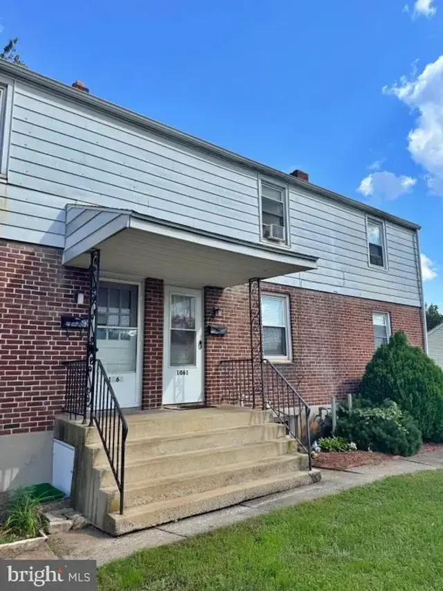 1063 Kelly Dr, York