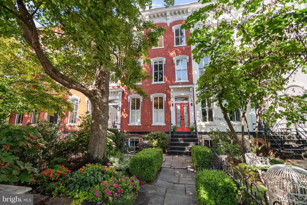 604 East Capitol St Ne, WASHINGTON