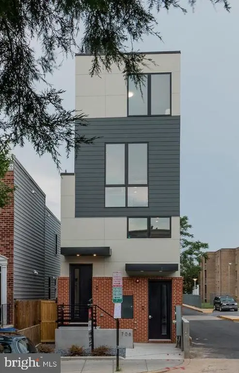 706 16th St Ne #1, WASHINGTON