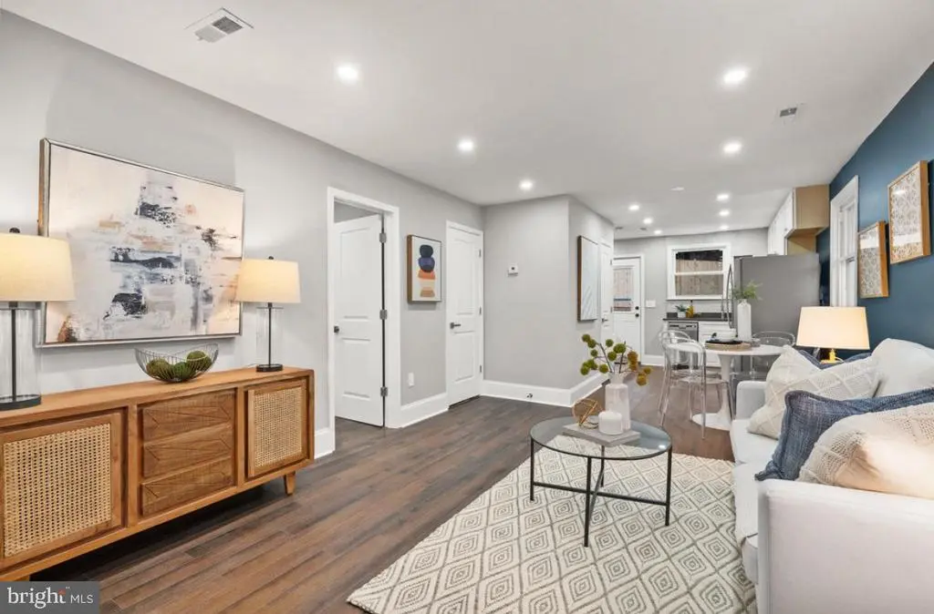 612 44th St Ne, WASHINGTON