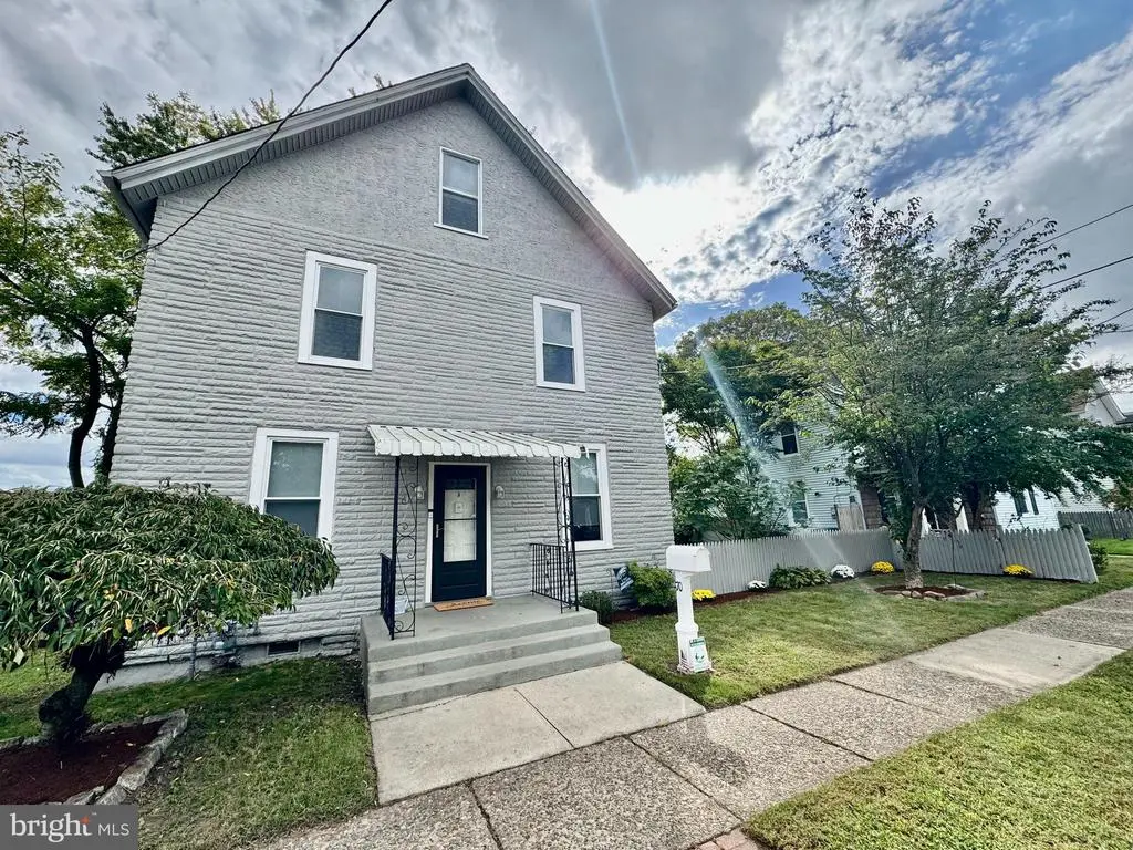 70 Pine St, BEVERLY