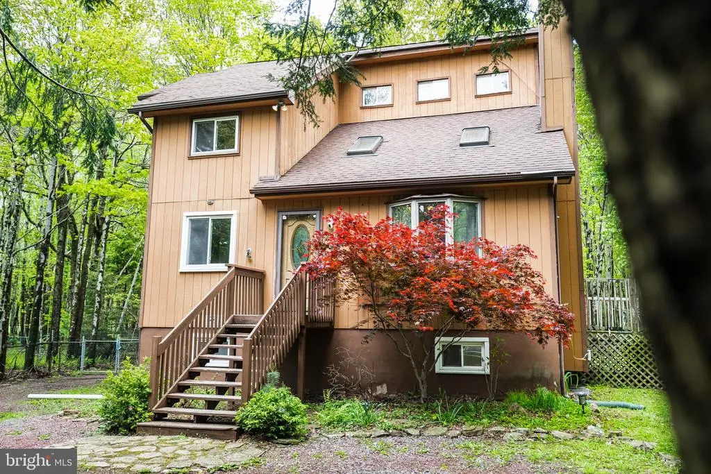 205 Victory Ln, LONG POND