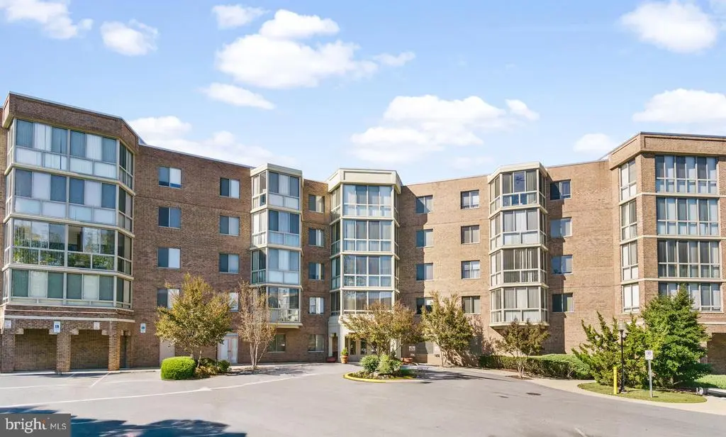 2904 N Leisure World Blvd #501, Silver Spring