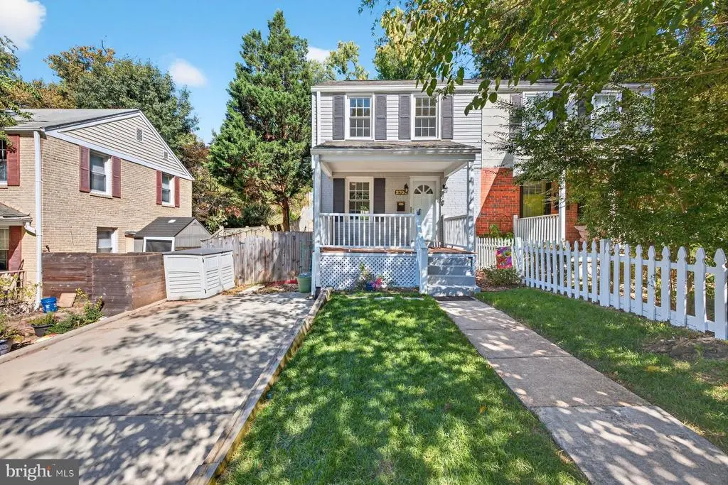 2706 Farmington Dr, ALEXANDRIA