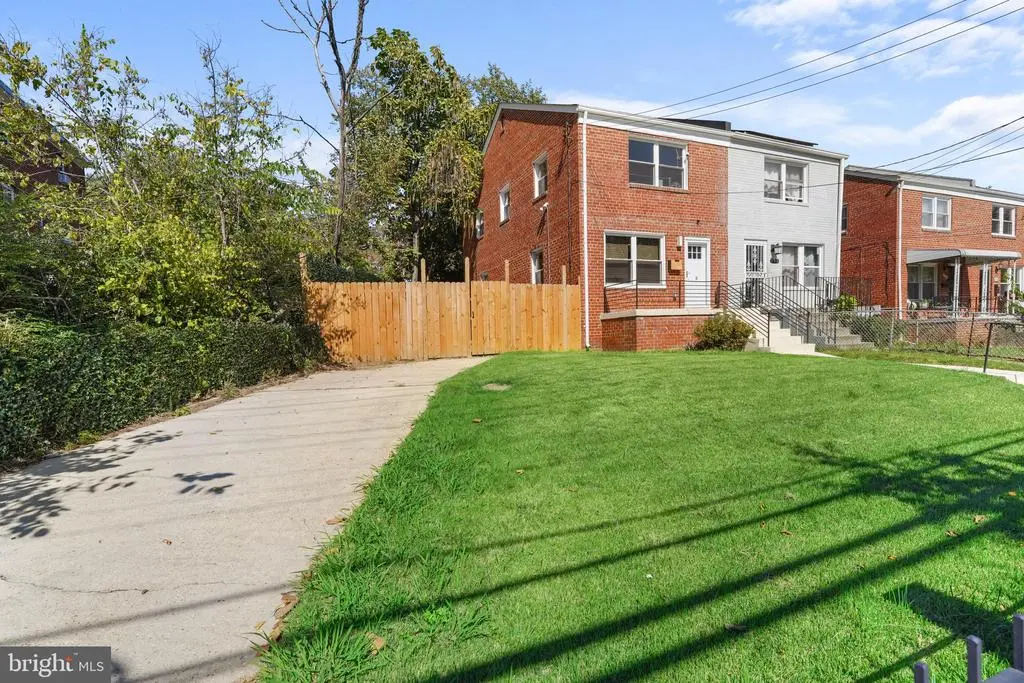 700 Chesapeake St Se, WASHINGTON