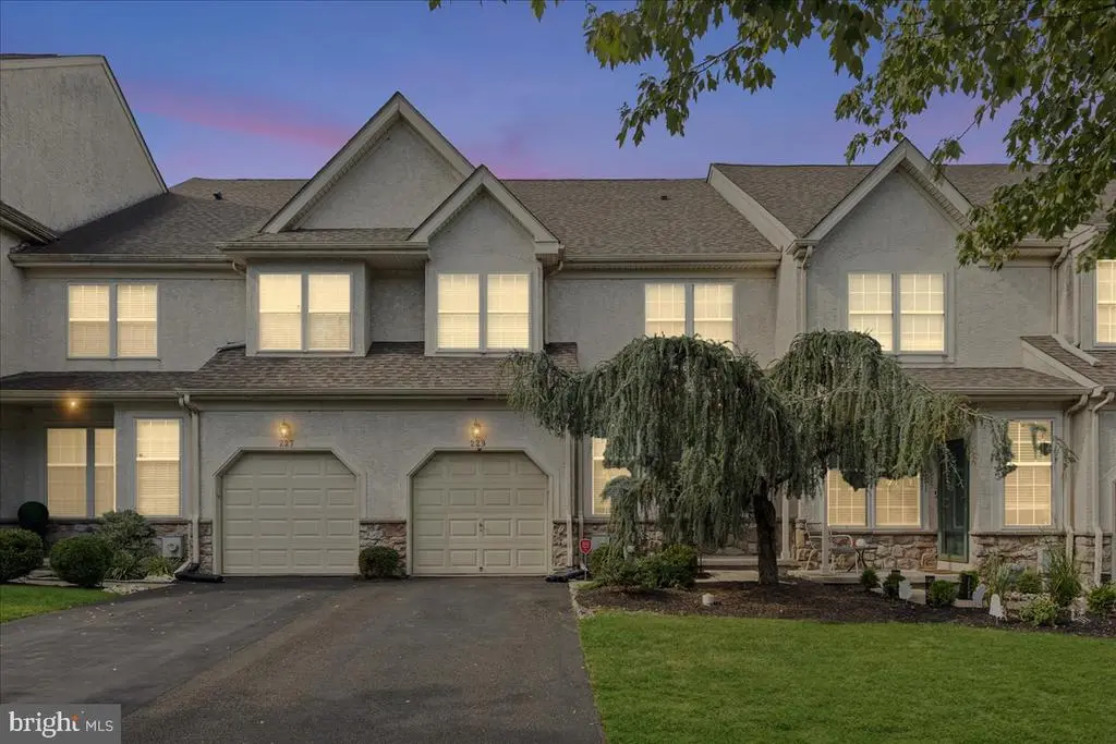 229 Brookdale Ct, DRESHER