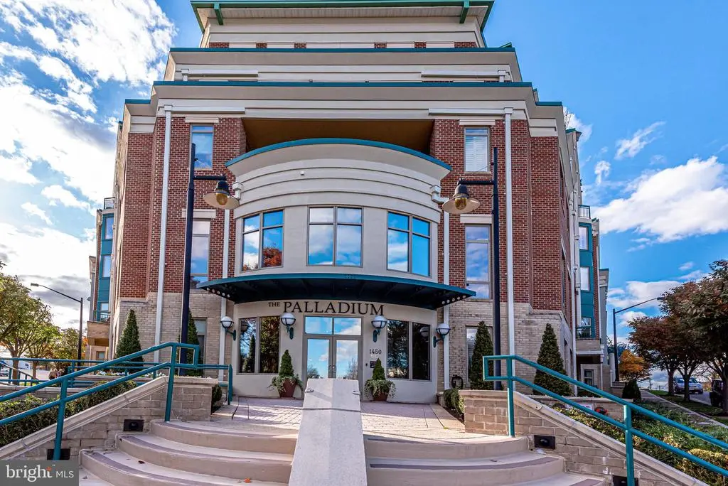 1450 Emerson Ave #210, MCLEAN