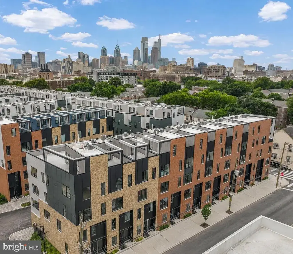 660 Fairmount Ave, PHILADELPHIA