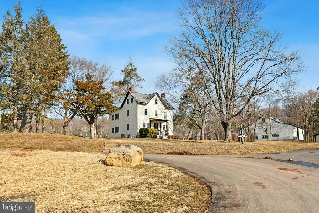 3220 Windy Bush Rd #guest Home, NEW HOPE